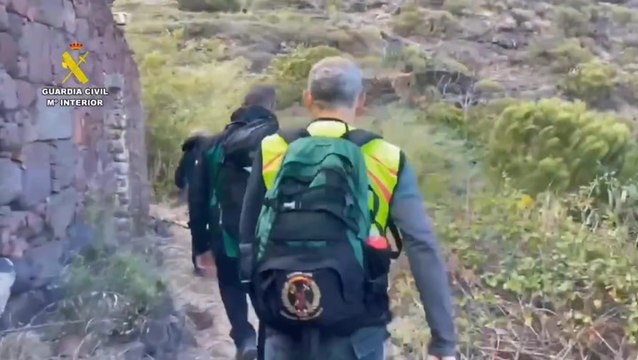 Spanish police and sniffer dogs continue search for missing Jay Slater in Tenerife