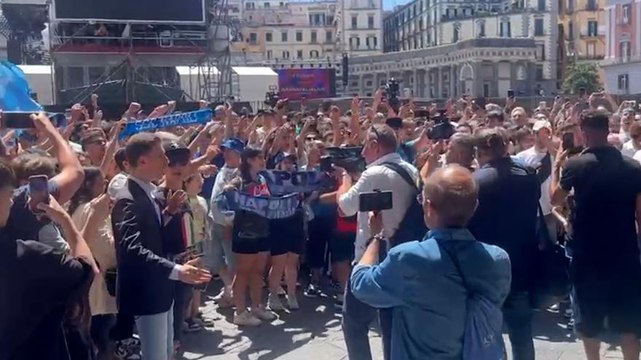 Video Napoli, presentazione Conte: l'accoglienza dei tifosi
