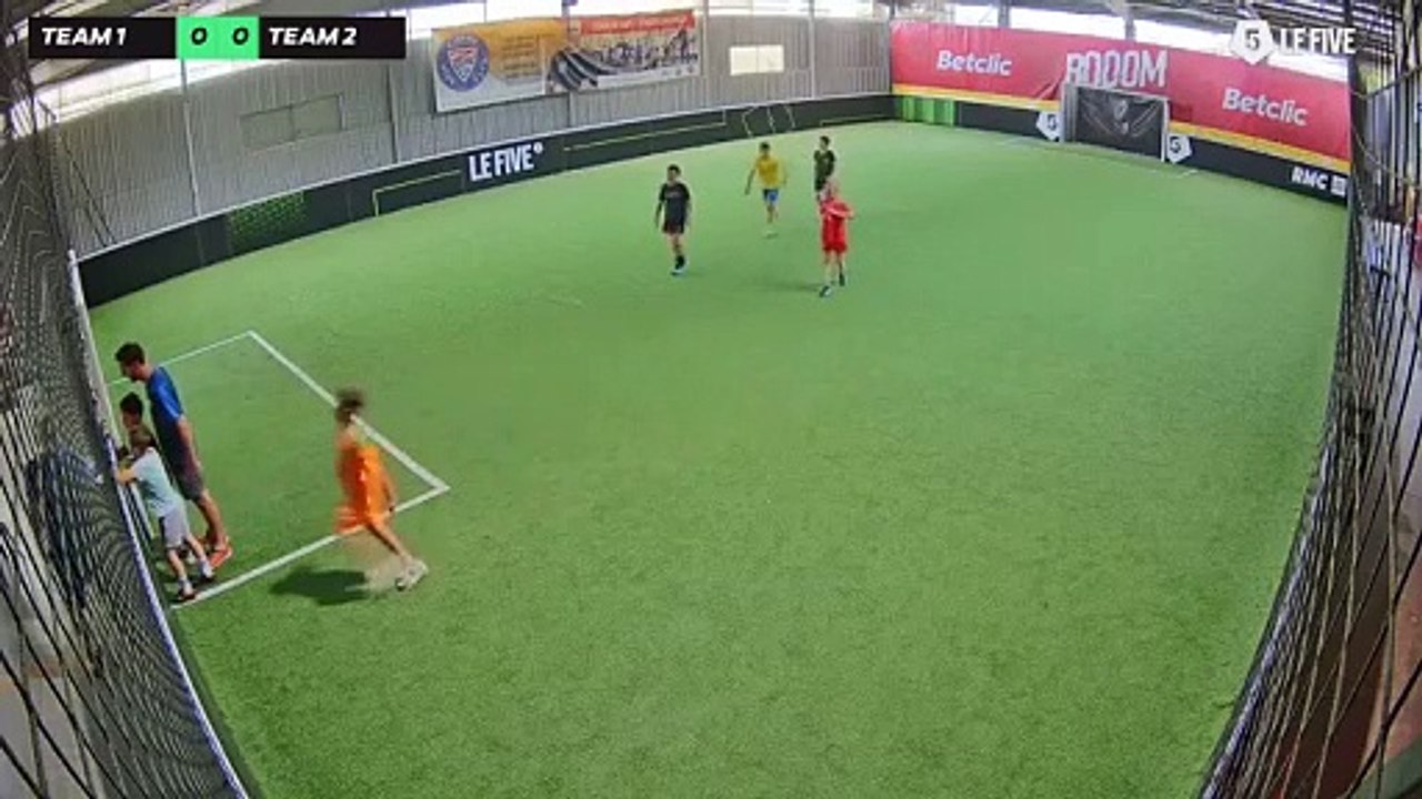 Zidane Five Club Pau 26/06 à 14:41 - Football Terrain 1 (LeFive Pau)