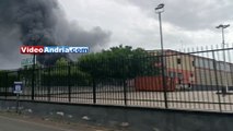 Corato: grosso incendio in un opificio vicino alla Sp231 - i video