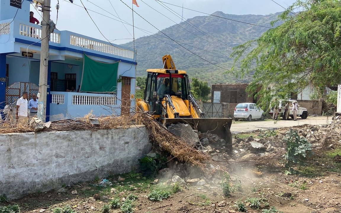 एडीए ने हटाया अतिक्रमण, स्टे के बावजूद कार्रवाई का आरोप