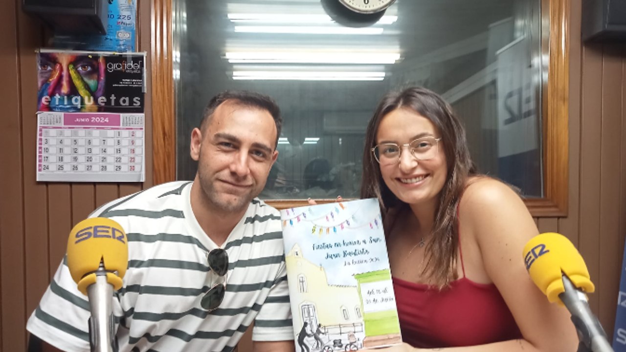 Triana y Pedro José, de la Comisión de fiestas de La Encina, en Radio Villena SER