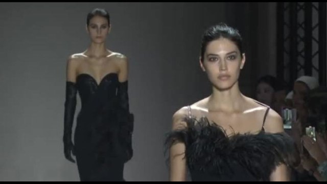 La sfilata di Elie Saab alla Settimana della moda di Parigi