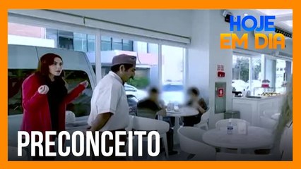 E se Fosse Você?  Atriz agride imigrante verbalmente em teste social