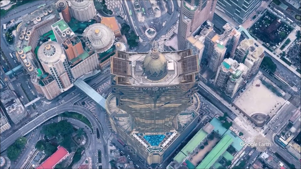 Grand Lisboa hotel in Sé, Macau