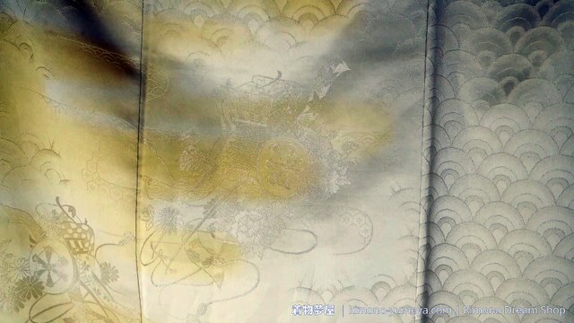 Off White & Light Yelllow Tsukesage with Seigaiha & Goshoguruma - Vintage Rinzu Silk Women's Kimono