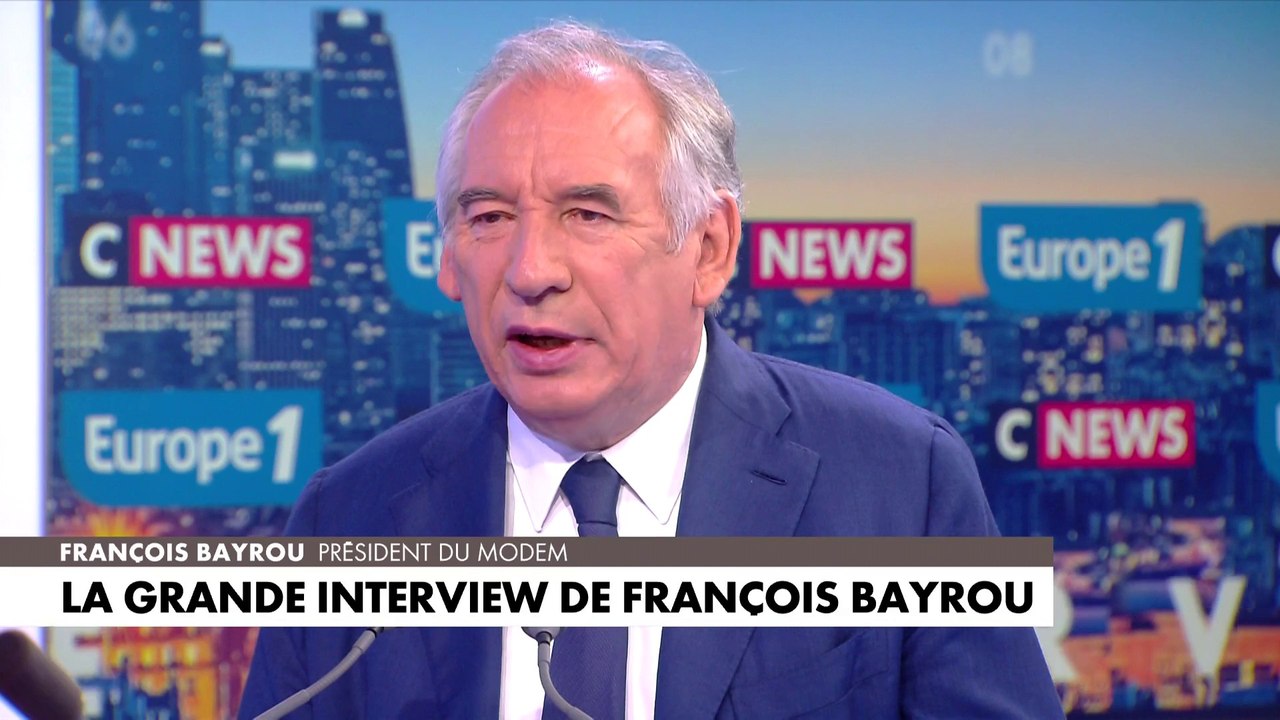François Bayrou : «Vladimir Poutine doit être en train d'ouvrir le champagne à cette heure-ci»