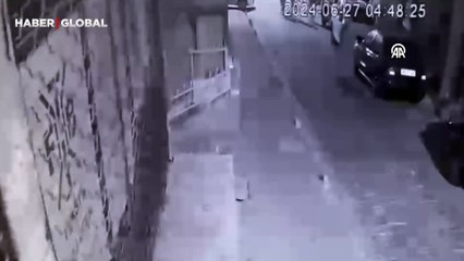 Bahçelievler’de binanın dehşete düşüren çökme anı!