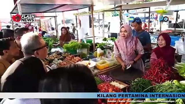 ZULKIFLI HASAN RESMIKAN PASAR RAKYAT PALAPA DAN PASAR MINGGU DI PEKANBARU
