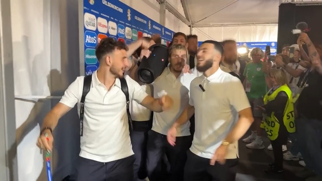 Mit der Musikbox durch die Mixed Zone: So feiert Georgien das Achtelfinale