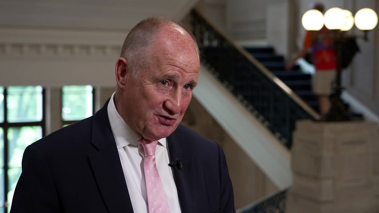 Business minister calls for debate on betting rules