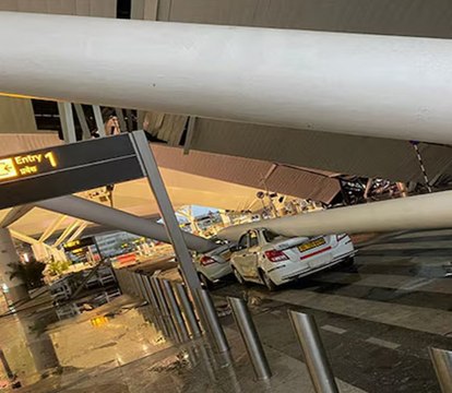 एयरपोर्ट की छत गिर जाने के बाद केंद्रीय नागरिक उड्डयन मंत्री राम मोहन नायडू ने दौरा किया