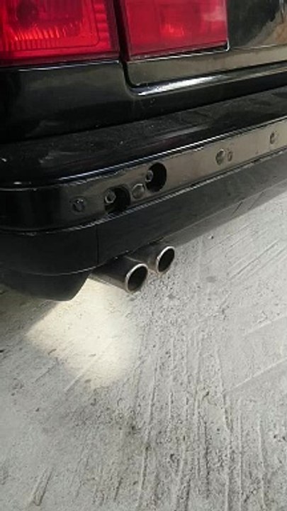 Bmw e34 M50 engine sound with center and rear muffler from BMW M30 engine