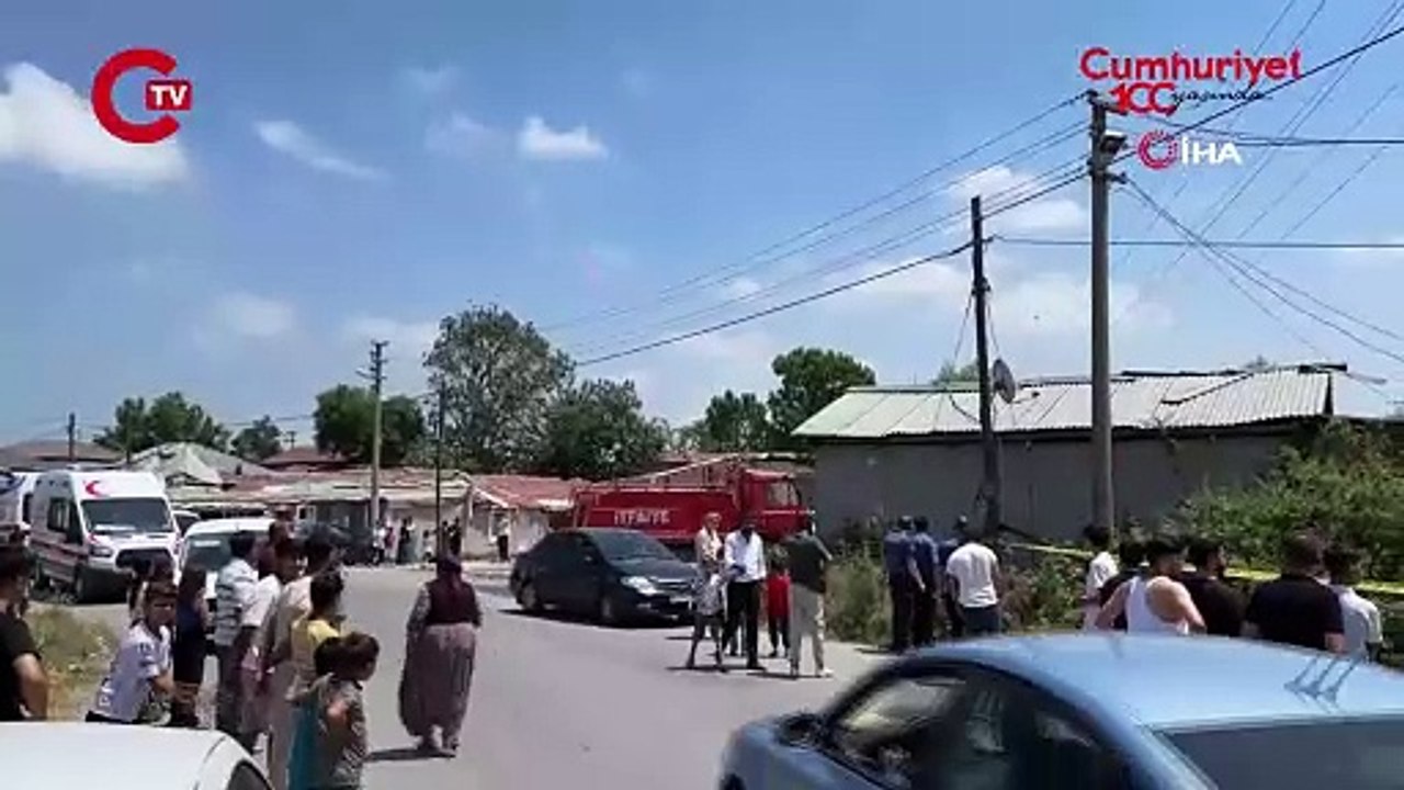 Sakarya'da yangın: Gökyüzünü siyah dumanlar kapladı