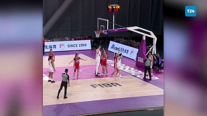 17 yaşındaki Zhang Ziyu, 2.20’lik boyuyla rakiplerine zor anlar yaşattı; görüntüler viral oldu