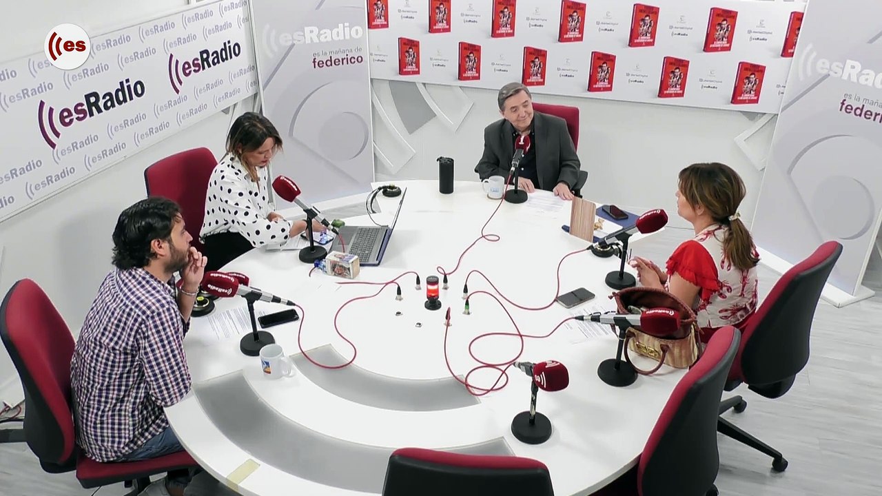 Crónica Rosa: Álvaro Muñoz Escassi se declara a María José Suárez y rompen