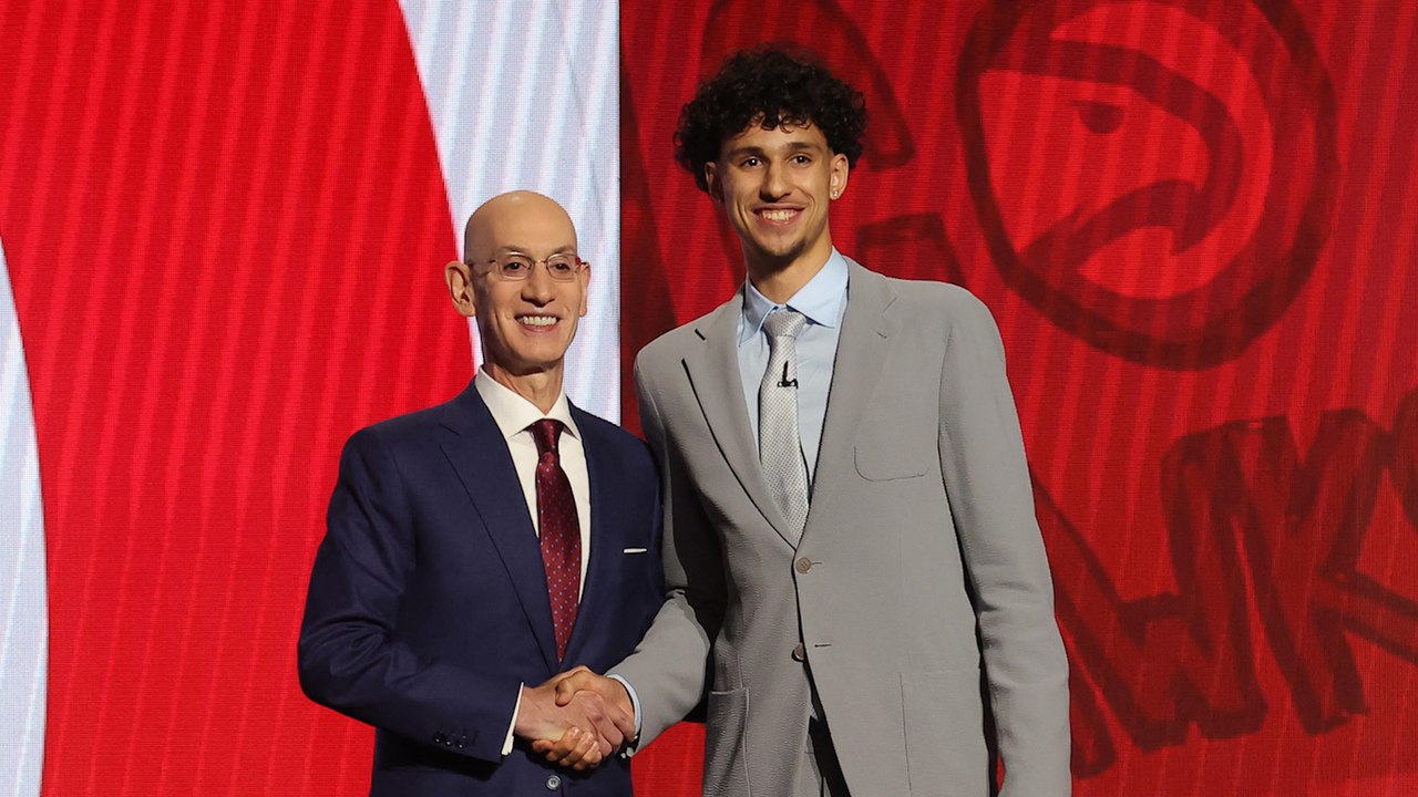 Deux Français aux premières places de la Draft NBA, nuit historique pour le basket tricolore
