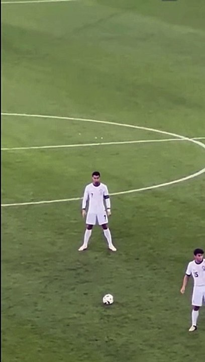 Le coup franc surpuissant de Ronaldo face à la Georgie