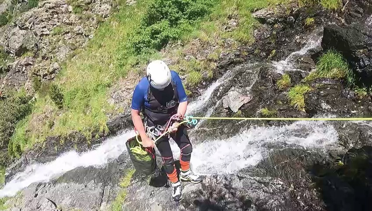 Canyon Emay 2023 (Fall To Pieces)