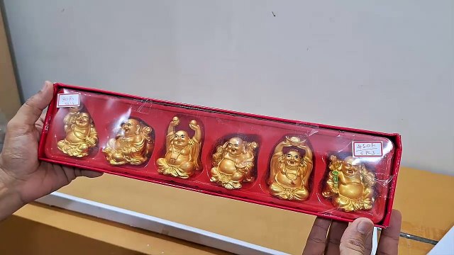 Unboxing and Review of Laughing Buddha Statue -Multicolor Statue for Money, Wealth, Fengshui Vastu and Good Luck for Home Decor, Car Dashboard and Office