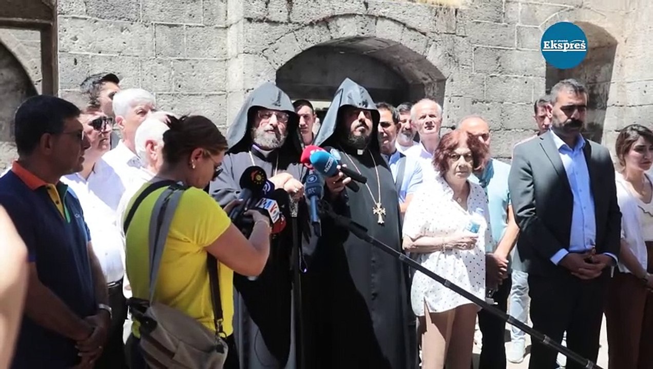Diyarbakır'da kilisenin restorasyonu dualarla başladı