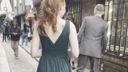 Woman celebrates relationship anniversary by surprising partner with a proposal