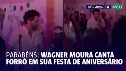 Wagner Moura canta e dança em sua festa de aniversário