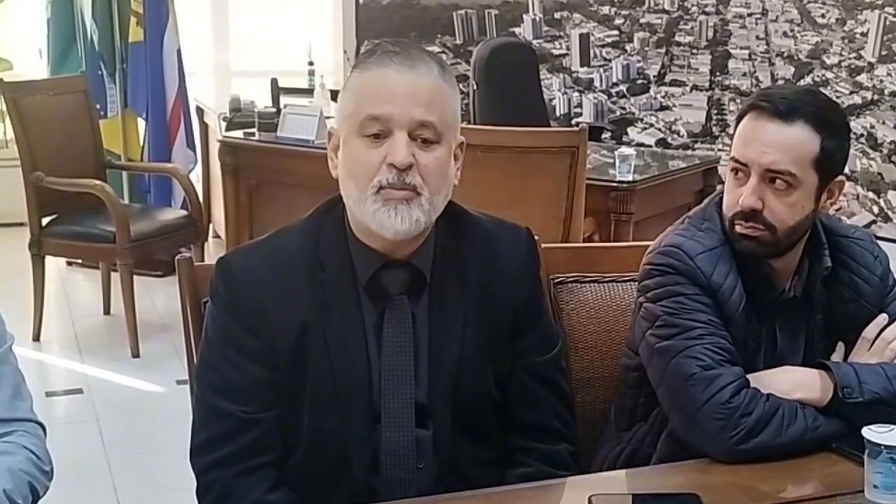 Após decisão da Justiça, Câmara volta a dar posse a Pimentel como prefeito de Umuarama - Diemerson Castilho