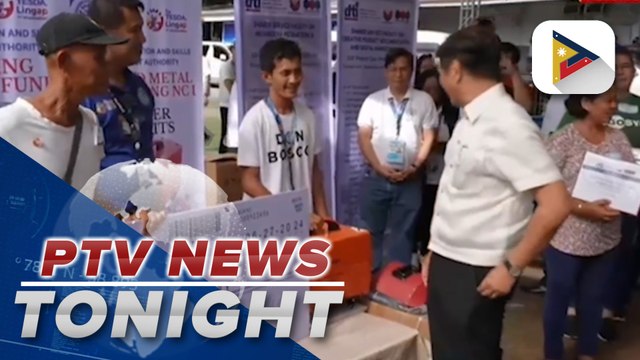 Over 10-K farmers, fisherfolks in Negros Occidental received cash aid from PBBM