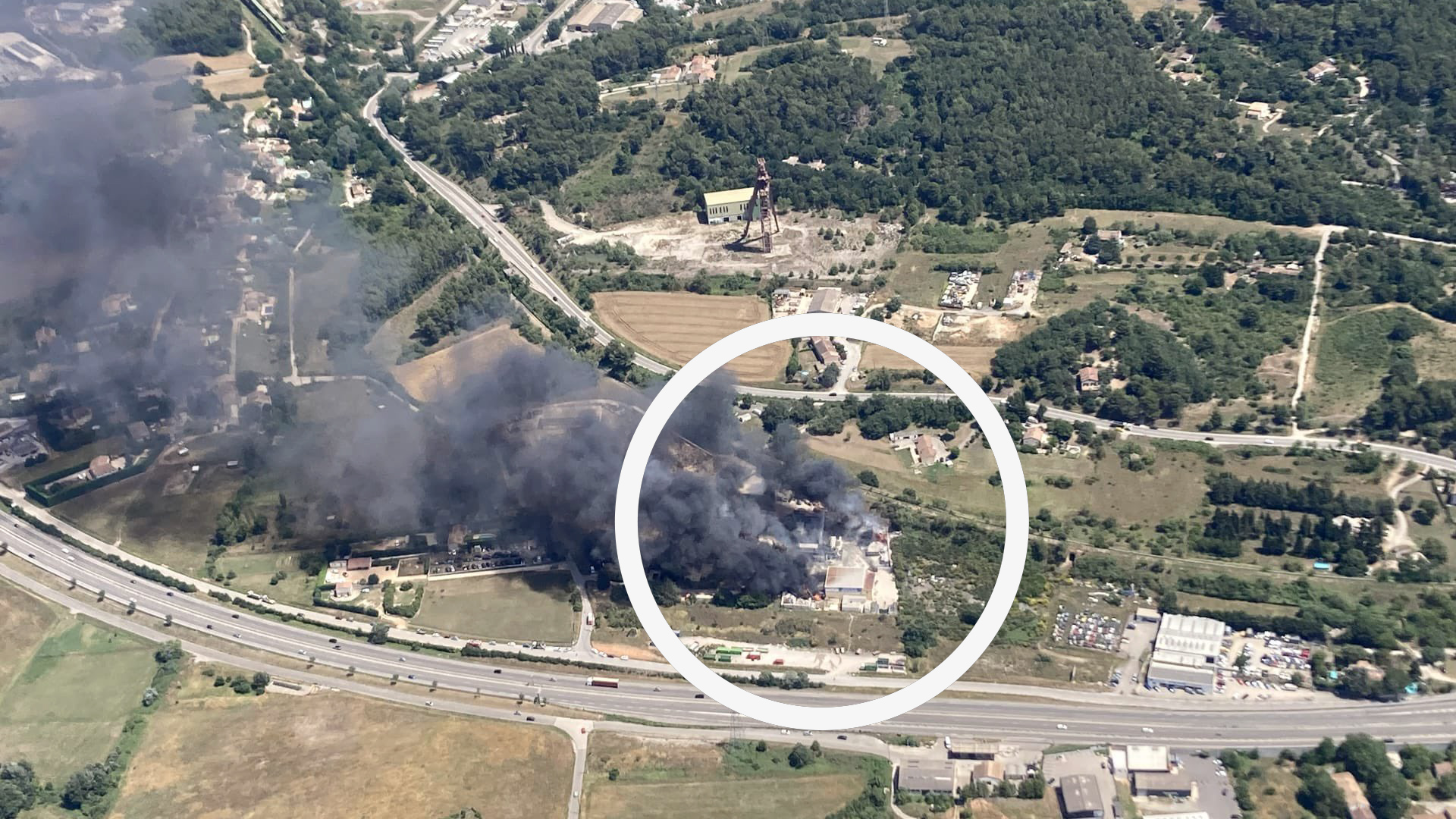 Une déchèterie en feu dans les Bouches-du-Rhône