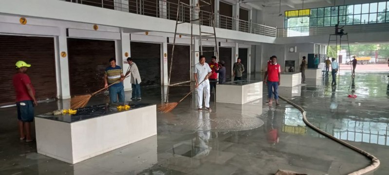 चलाया गया विशेष सफाई अभियान, क्लीन हुआ नवीन बस स्टैंड