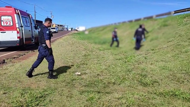 Idoso em surto precisa ser contido pelo Samu e pela GM na PRc-467 em Cascavel