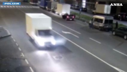 Milano, tre arresti per l'omicidio del 18enne che dormiva nel furgone