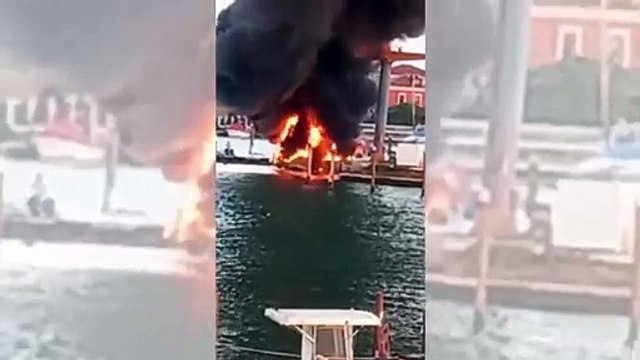 Esplosione in cantiere navale a Murano, fumo visibile da Venezia