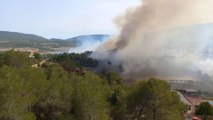 El incendio de un autobús en Montblanc obliga a evacuar a 1.500 personas de un camping y a cortar el AVE