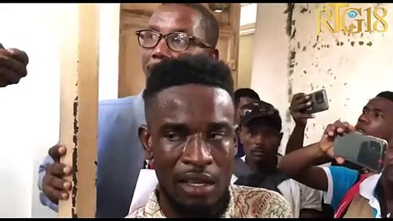 Gwo deblozay pete nan yon konferans pou laprès pati politik pwòch André Michel, t'ap bay.