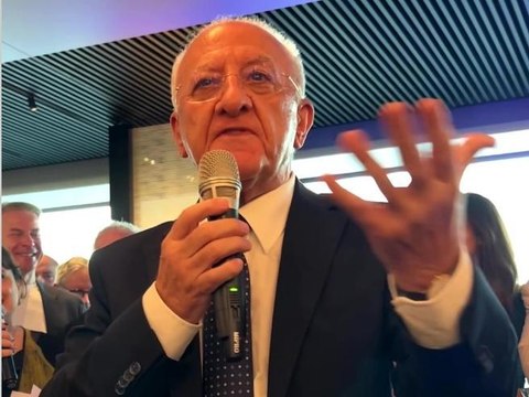 Vincenzo De Luca e il pranzo con Matteo Renzi: «Mi propose la ribollita. Ecco perché era un Governo gracile»