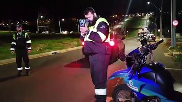 Operação de trânsito apreende veículo com R$ 34 mil em débitos em Cascavel
