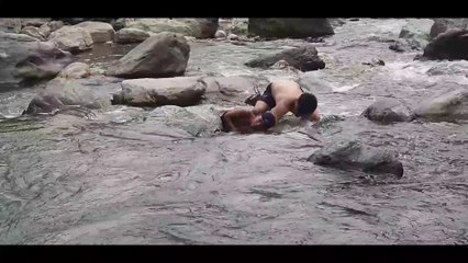 HAND FISHING IN NEPAL | BARE HAND FISHING | TRADITIONAL FISHING STYLE |