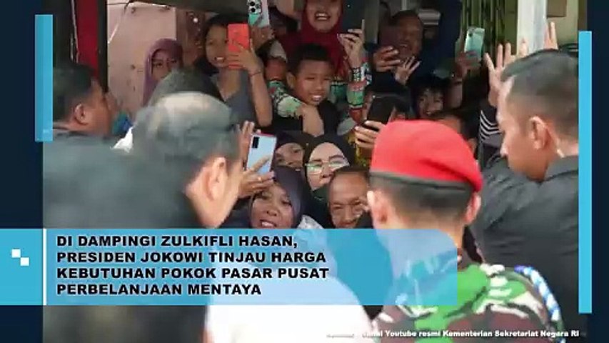 Di Dampingi Zulkifli Hasan, Presiden Jokowi Tinjau Harga Kebutuhan Pokok Pasar Pusat Perbelanjaan Mentaya