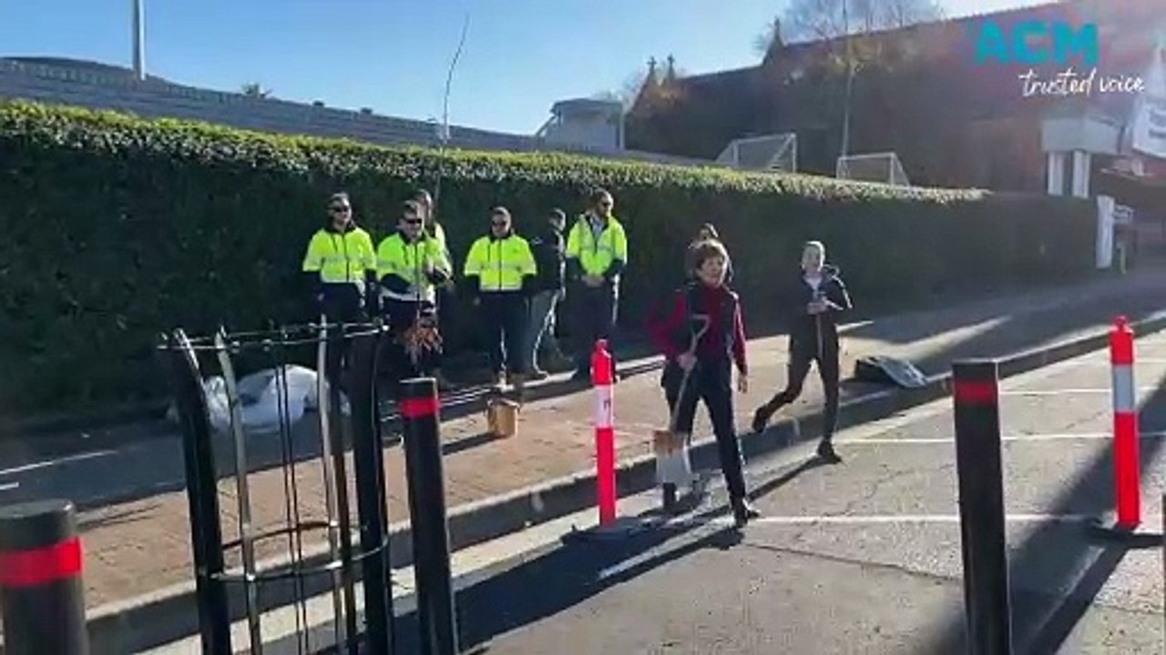 Tamworth tree planting on White Street