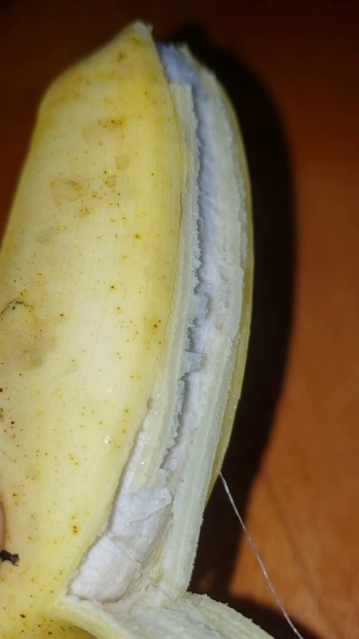 Peel a banana properly