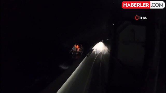 Ayvacık açıklarında Yunan unsurlarınca ölüme terk edilen 34 kaçak göçmen kurtarıldı