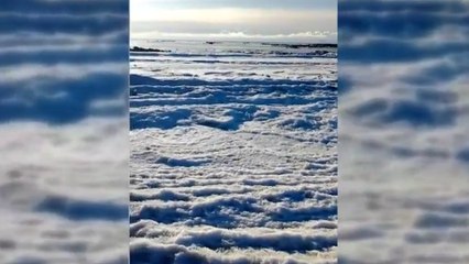 Impresionante imagen del mar completamente helado por la combinación de varios fenómenos meteorológicos