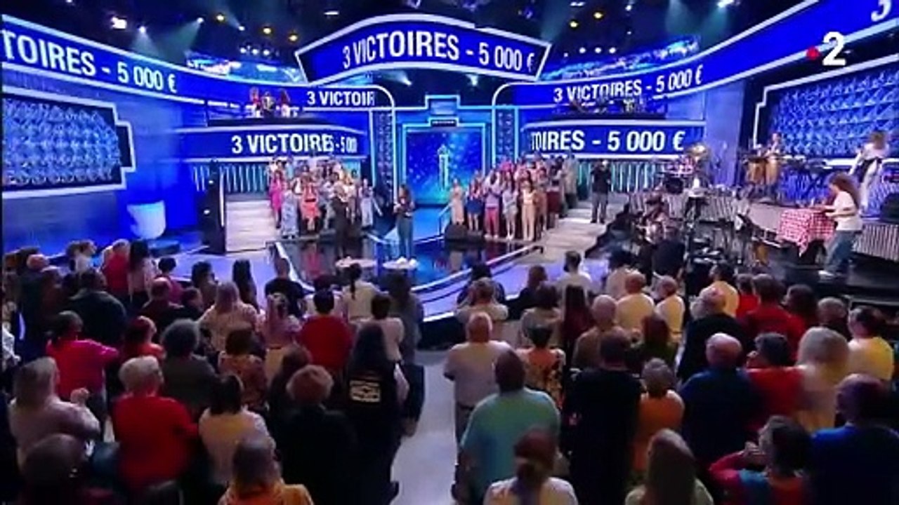 Dans "N'oubliez pas les paroles" sur France 2, Nagui présente ses excuses après une erreur de la production et l'élimination de la Maestro Justine.