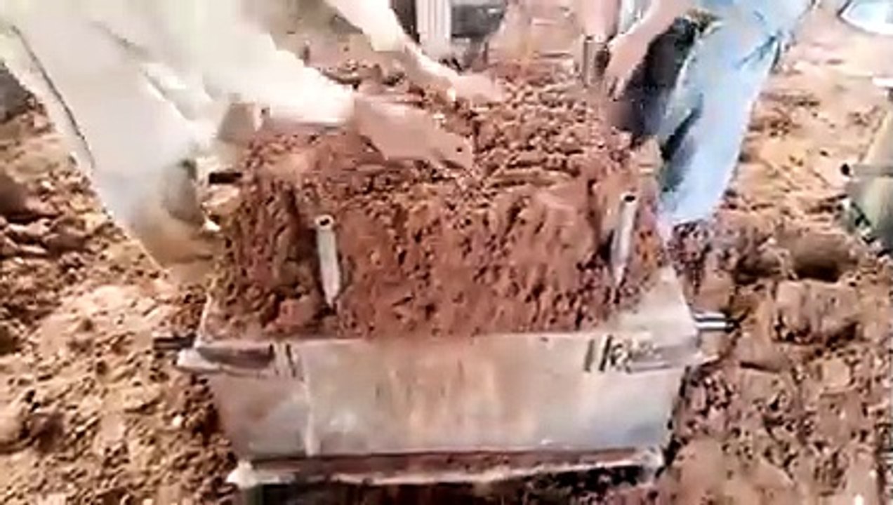 عملية صب الحديد - صنع آلة الدقيق 3