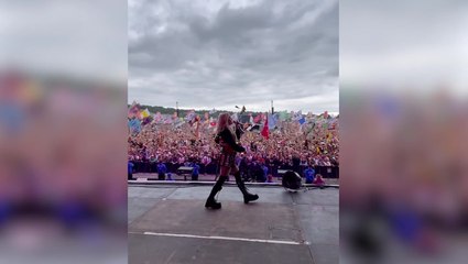 Avril Lavigne Rocks Glastonbury with Long-Awaited 'Complicated' Performance 🎸