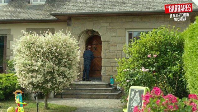 Les Barbares Teaser (4) VF