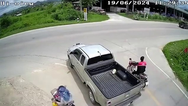 Ce motard chute mais va avoir beaucoup de chance