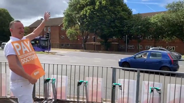 Junior doctors strike: View from Portsmouth QA Hospital picket line as industrial action continues